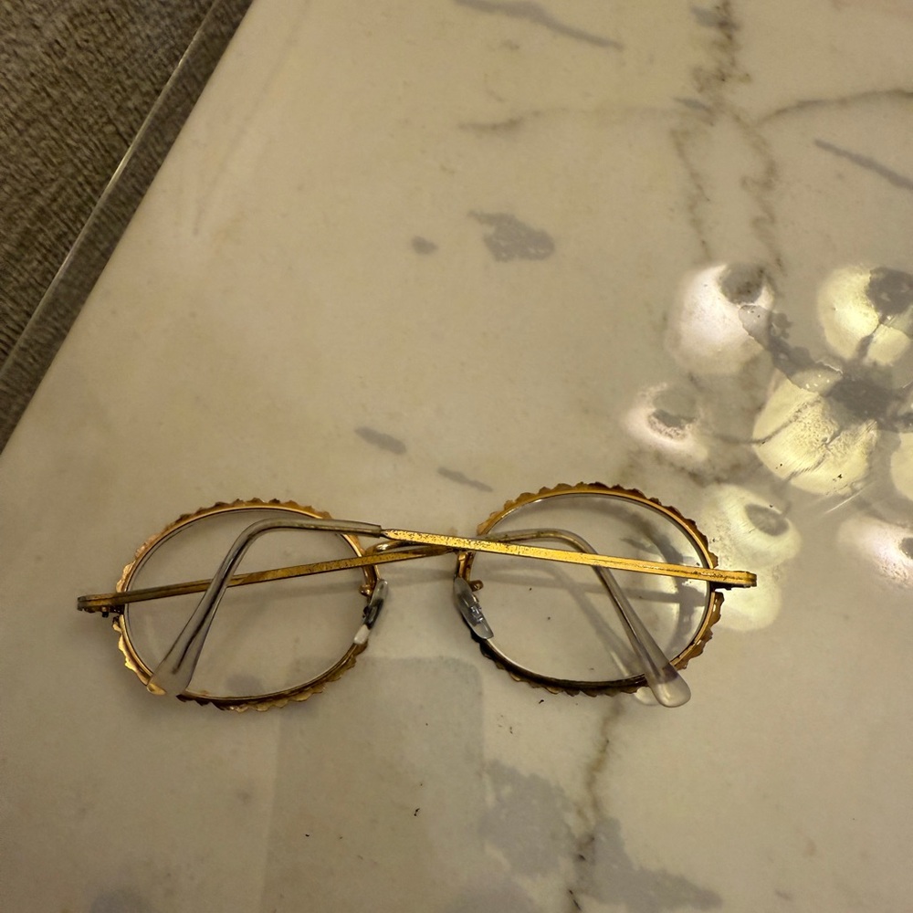 60’s Shuron Gold Oval Eyeglasses, Elegant Gold Oval Frame Glasses,gold pleated - Picture 6 of 7